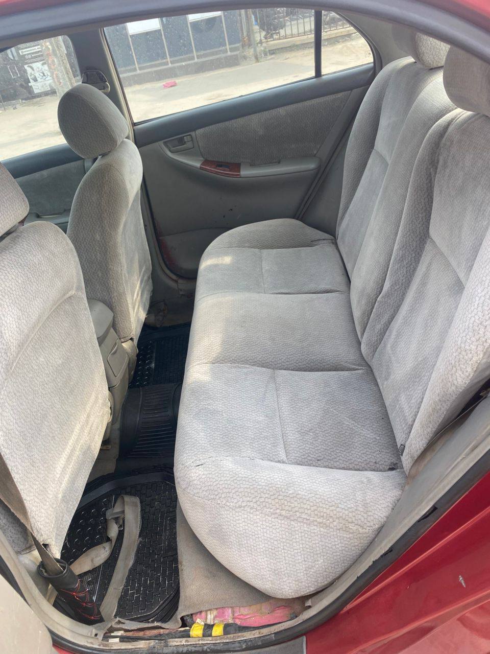 A picture of Toyota Corolla 04