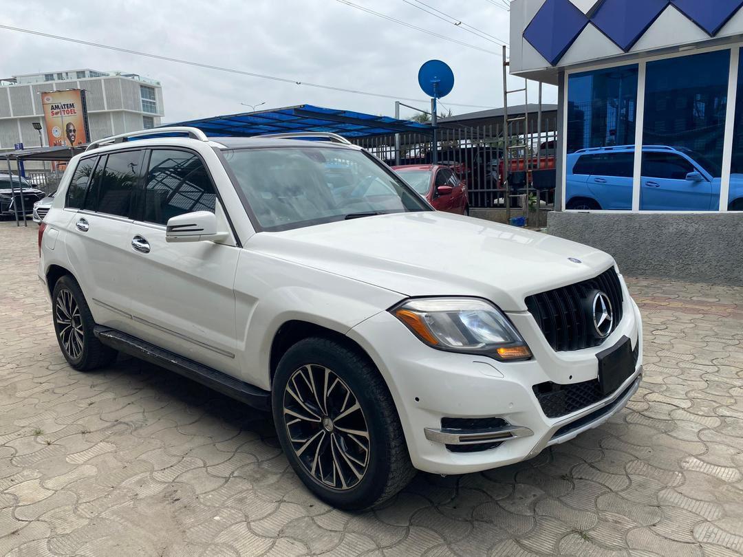 A picture of 2011 BENZ GLK 350 2011 o9i6i7o5987