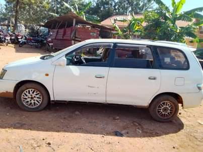A picture of 2000 Toyota gia 2000