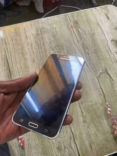 A picture of Super Samsung galaxy J7
