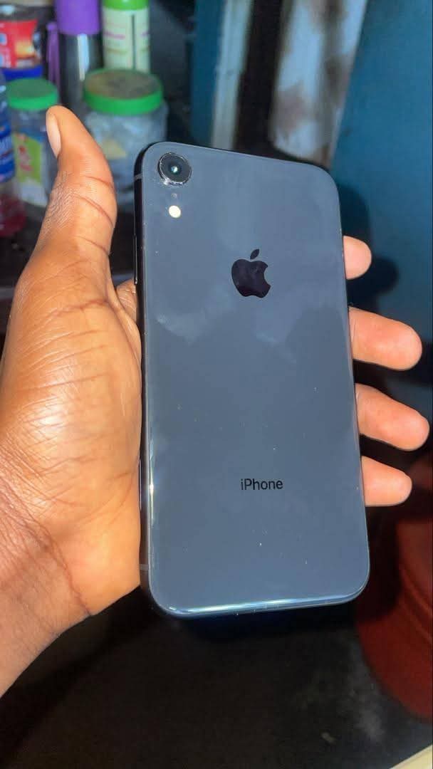 A picture of Iphone XR