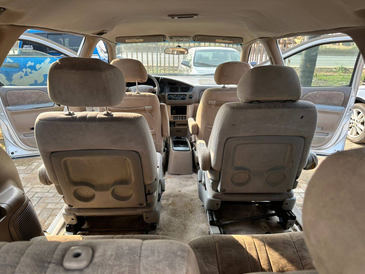 A picture of FOREIGN USED 2002 SIENNA 7 8M LAST