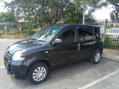 A picture of Toyota Sienta