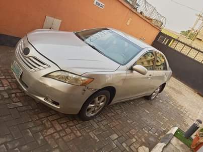 A picture of Toyota Camry 09