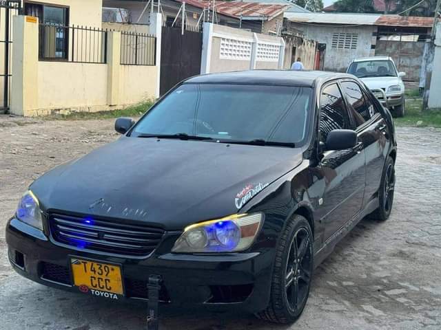 used toyota altezza