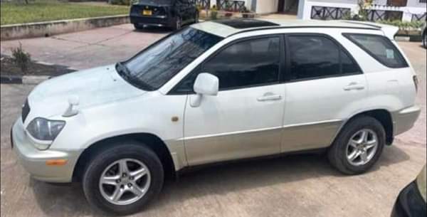 A picture of Toyota harrier