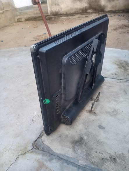 A picture of TV solar max inch 22