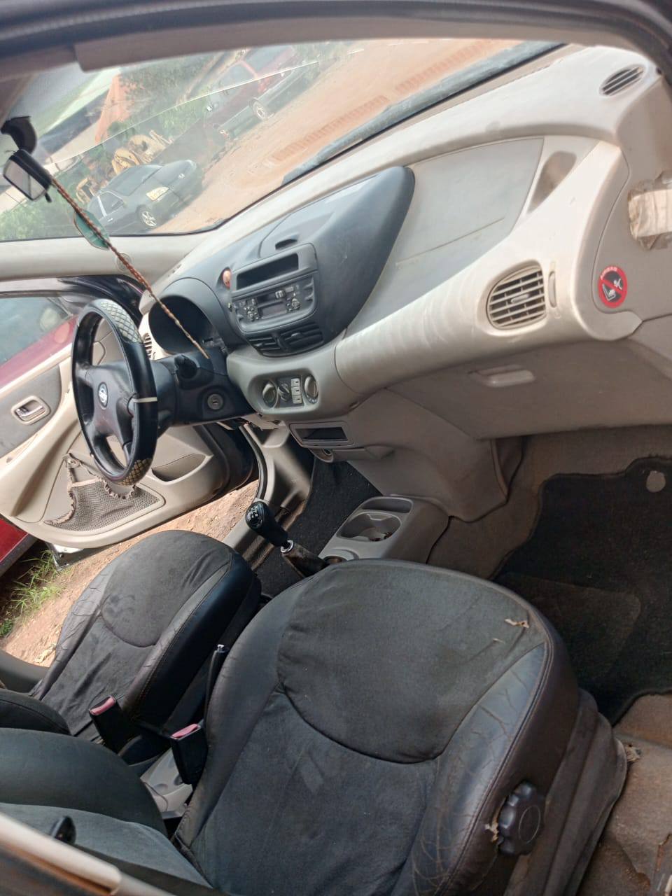 A picture of Nissan Tino
