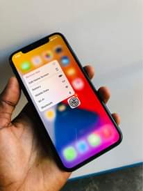 A picture of iPhone X 64Gb at 550k