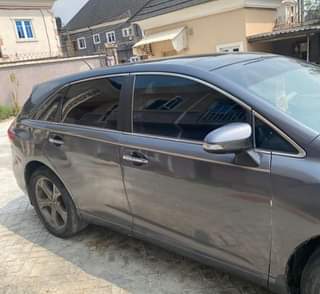 A picture of 2014 Toyota venza Limited clean use Price 12m Location Ago