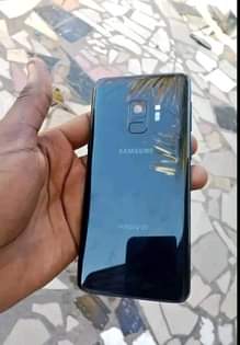 A picture of Samsung s9