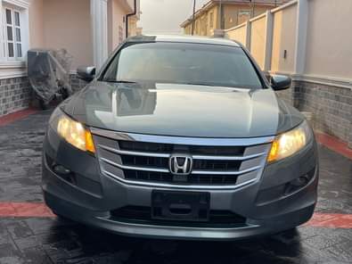 A picture of wow This is registered but not used Honda crosstour 2010