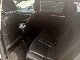 A picture of Distress foreign used 2016 Toyota highlander xle White on black