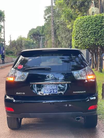 A picture of Toyota Harrier 2010 UBR series call 0705927712