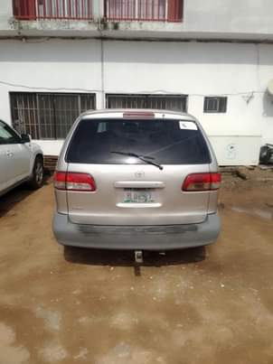 A picture of 2003 model sienna 08067069081