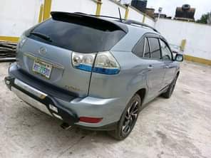 A picture of highest grade Rx330 model Bluetooth Connection Untouched Dashboard Catalyst Intact