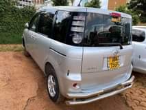 A picture of 2007 Toyota Sienta 1.5cc