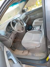 A picture of 2008 sienna neatly used Bake on first body Perfect selecting