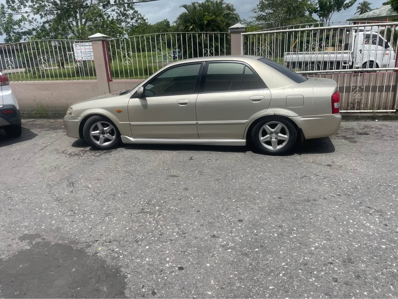 mazda 323