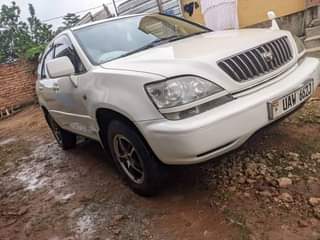 A picture of TOYOTA HARRIER