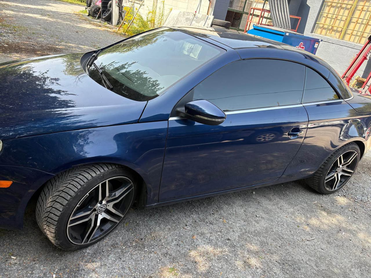 A picture of 2009 Volkswagen eos