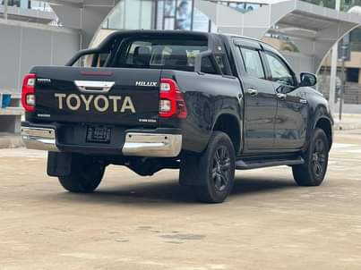 A picture of WhatsApp call 2557 6248 3424 2021 2 TOYOTA HILUX PICK