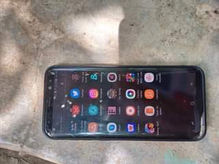 A picture of sammsung s8 gb 64 ram 4