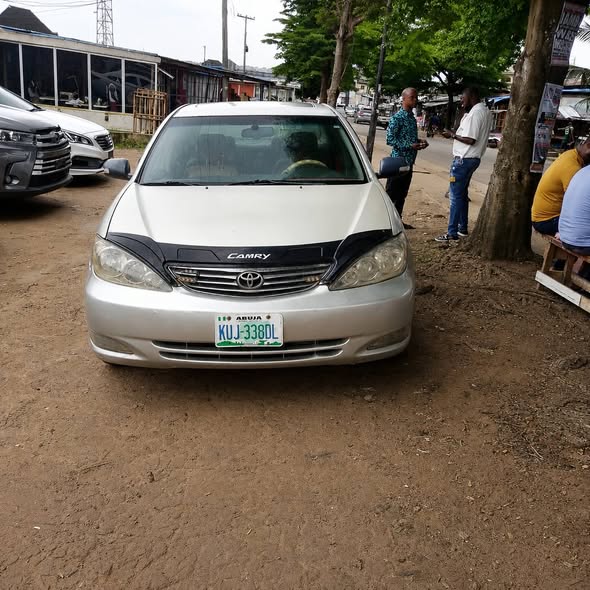 A picture of 2004 Toyota Camry
