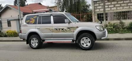 A picture of 2004 TOYOTA PRADO MCHAGA