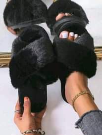 A picture of Ladies slippers