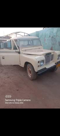 A picture of Land rover 109