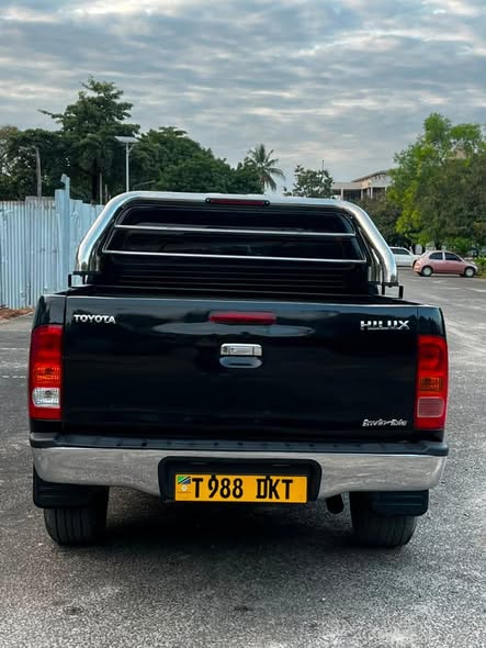 A picture of 2008 Toyota hilux