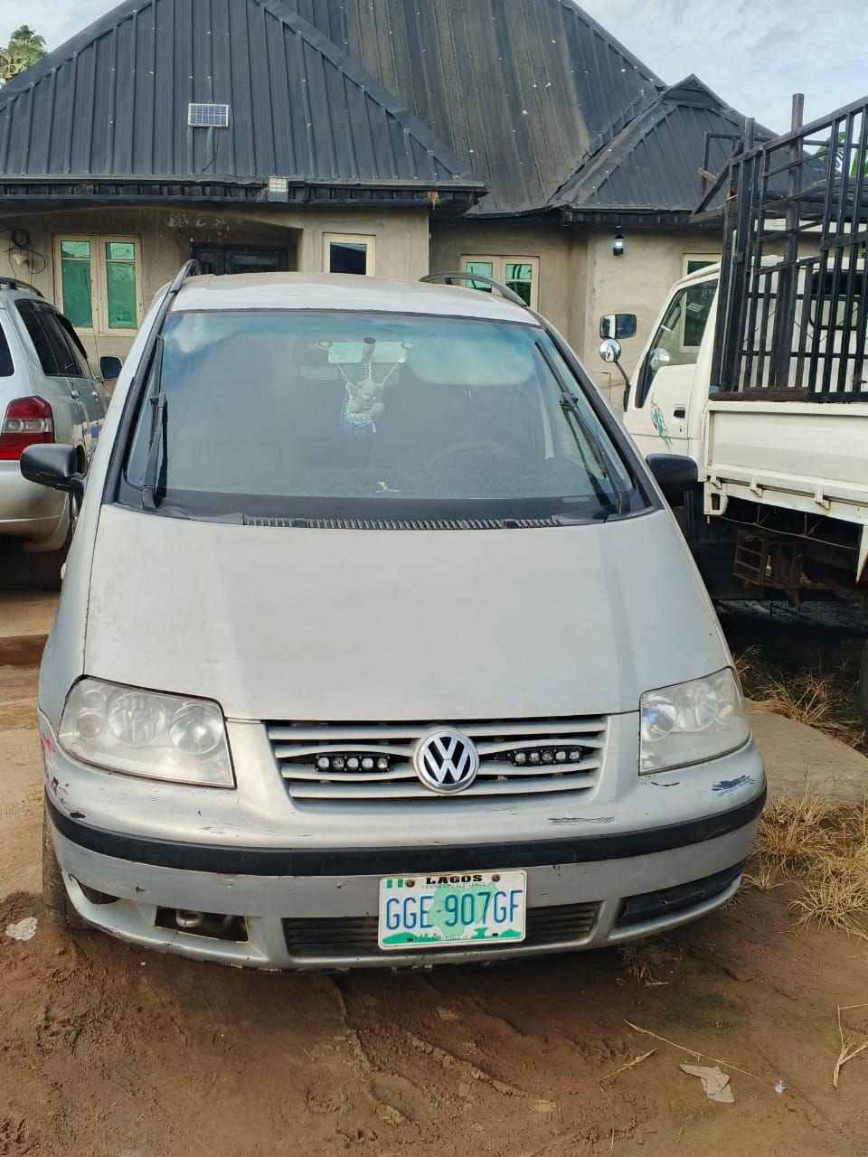 A picture of 2005 Volkswagen sharon