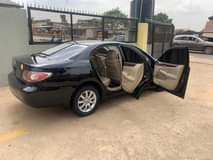 A picture of Lexus ES330