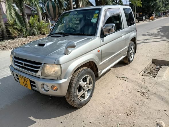 A picture of PAJERO MINI 0714058883