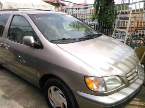 A picture of TOKUNBO Toyota Sienna YEAR MODEL 2002 TRANSMISSION Automatic CONDITION Buy