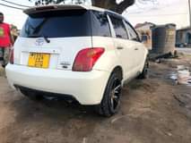A picture of Toyota IST DT