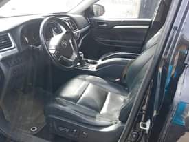 A picture of Registered 2016 Toyota Highlander XLE.