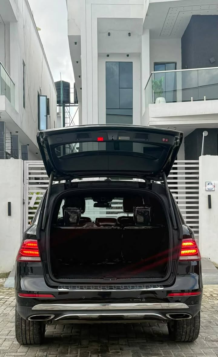 A picture of Mercedes Benz GLE 350 4MATIC TOKUNBO