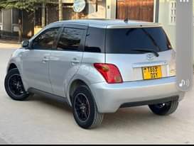 A picture of TOYOTA IST