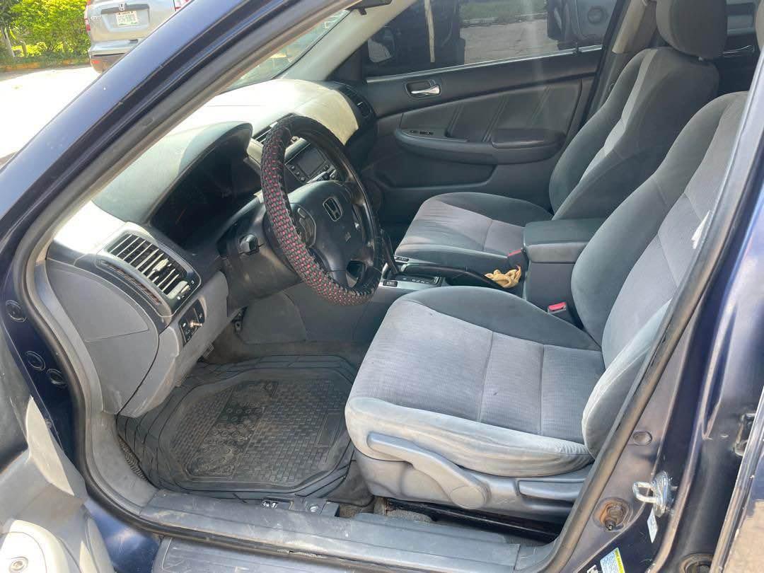 A picture of 2005 HONDA ACCORD