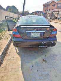 A picture of 2004 Toyota Camry V6 with bad engine other things working