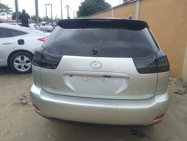 A picture of 2004 RX330 tokumbo Price 13m Location Amuwo odofin Lagos 09030746449