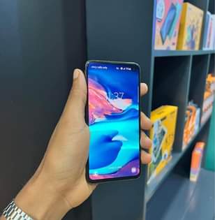 A picture of SAMSUNG S10E