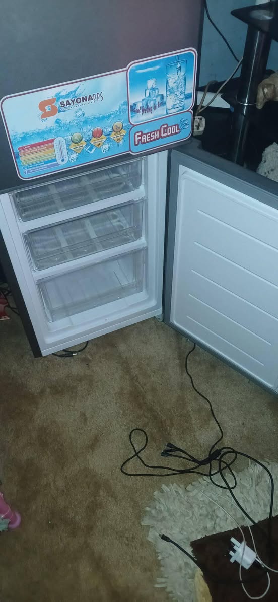 A picture of Used Sayona double door fridge with bottom freezer 230litres perfectly