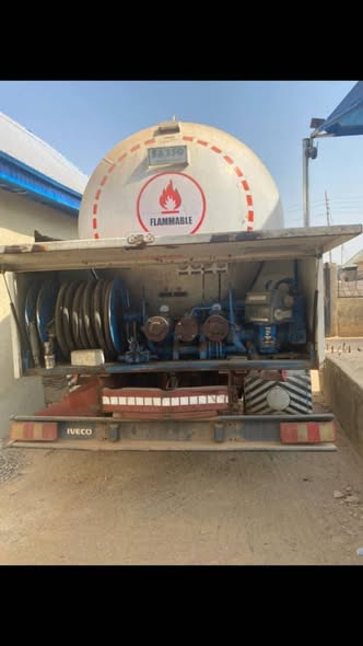 A picture of Gas truck