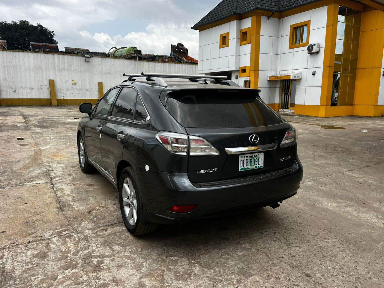 A picture of Lexus Rx350