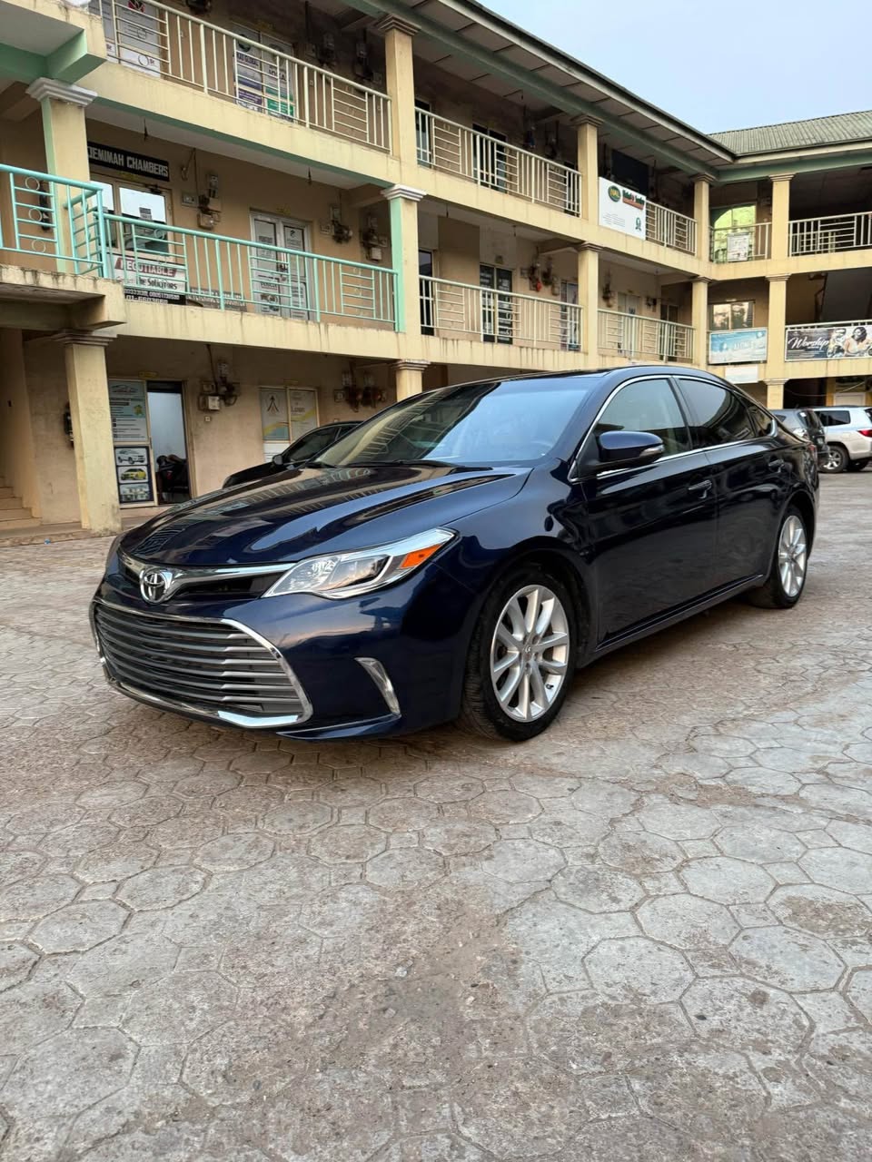 A picture of Foreign used 2014 Toyota Avalon XLE