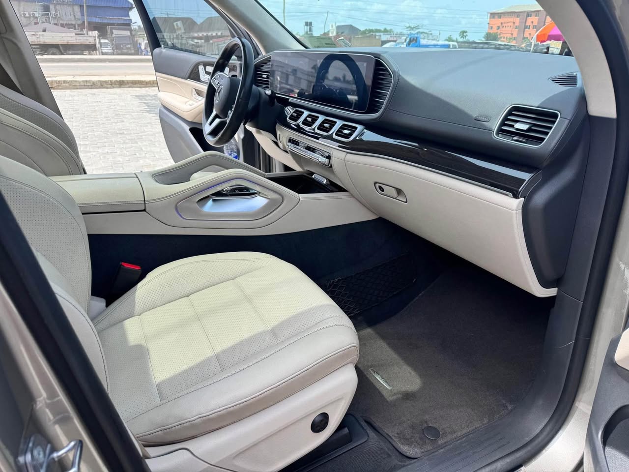 A picture of 2020 Mercedes Benz GLE350 Foreign Used