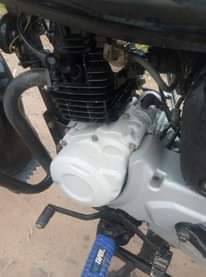 A picture of boxer bm125 inauzwa bei 1 550 000 full document maongezi